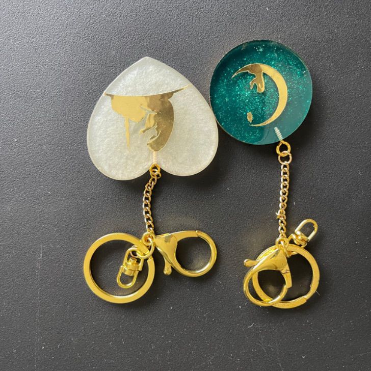 Porte-Clés Époxy Pailleté & Dorures